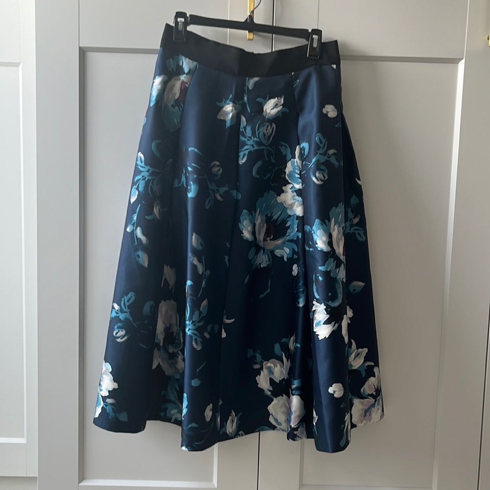 White House Black Market Navy Blue Floral A-Line Skirt